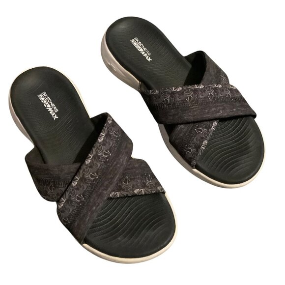 Skechers GoWalk On the Go 600 Arch Fit Sandals Black Size 8 Comfort Slip-On - Picture 1 of 5